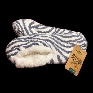 Cozy Cabin non slip slippers
